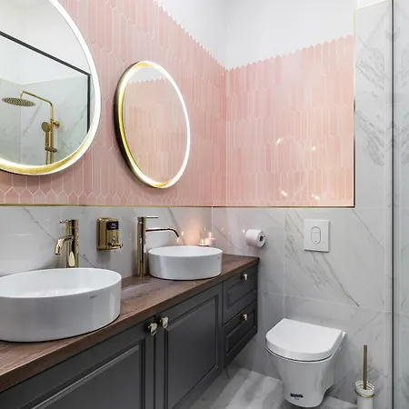 Old Town Luxury With Balcony *