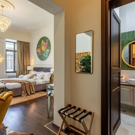Old Town Luxury With Balcony Bukarest
