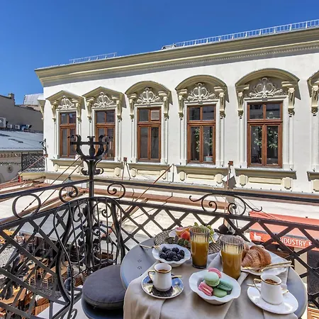 Lejlighed Old Town Luxury With Balcony