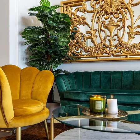 Old Town Luxury With Balcony *