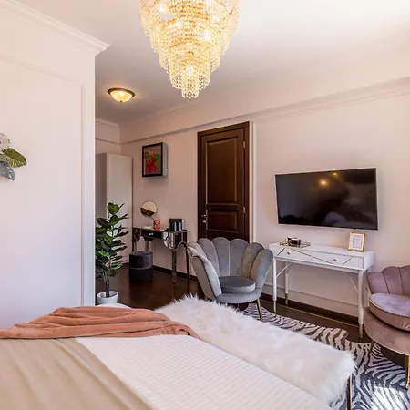 Apartament Old Town Luxury With Balcony