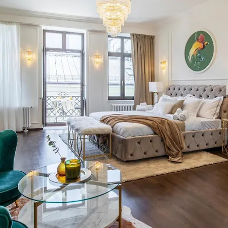 Old Town Luxury With Balcony *