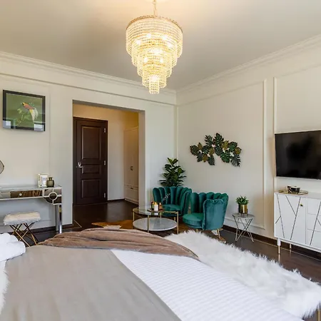 Old Town Luxury With Balcony *