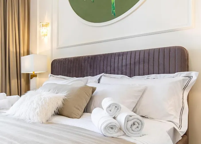 Lejlighed Old Town Luxury With Balcony Bukarest