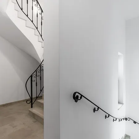 Old Town Luxury With Balcony *