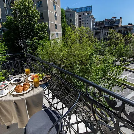 아파트 Old Town Luxury With Balcony