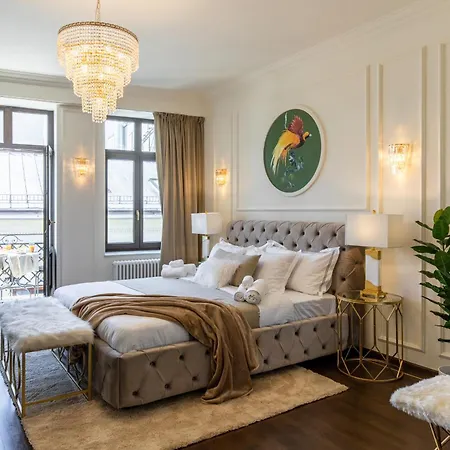 Old Town Luxury With Balcony *