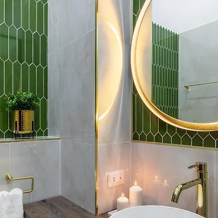 דירה Old Town Luxury With Balcony