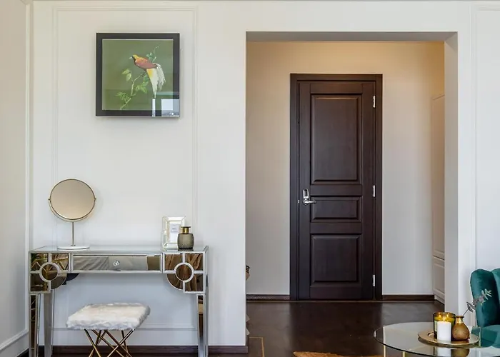 Old Town Luxury With Balcony