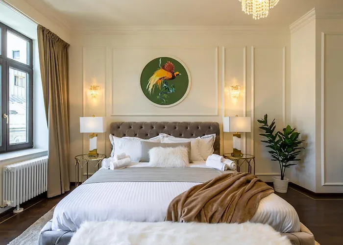 Old Town Luxury With Balcony