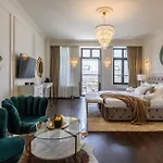 Lägenhet Old Town Luxury With Balcony Bukarest