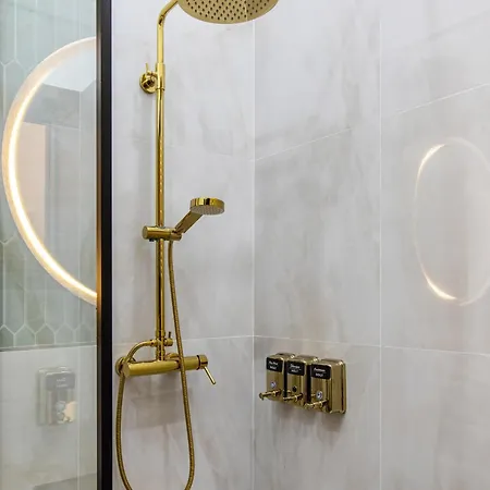 Old Town Luxury With Balcony