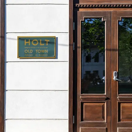 Old Town Luxury With Balcony