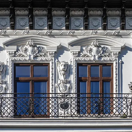 Old Town Luxury With Balcony Apartamento *