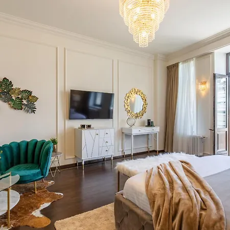 Old Town Luxury With Balcony Apartamento *