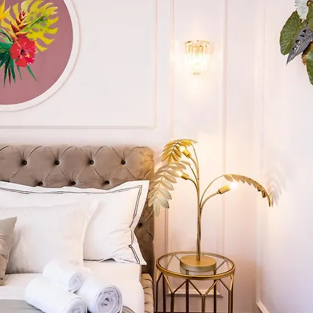 Old Town Luxury With Balcony Apartament Bukareszt
