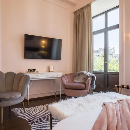 Old Town Luxury With Balcony Bukareszt