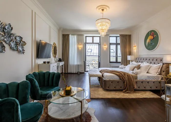 Appartement Old Town Luxury With Balcony Boekarest