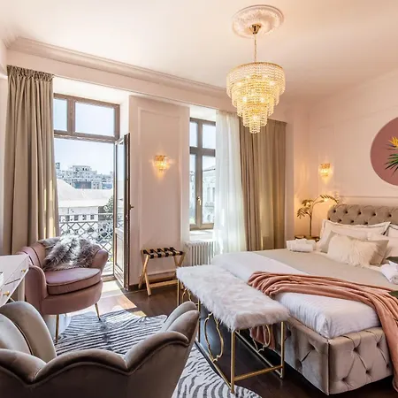 Old Town Luxury With Balcony Apartament *