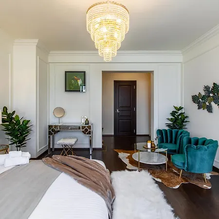 Old Town Luxury With Balcony Apartament *