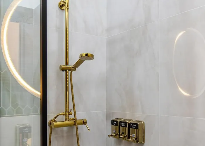 Old Town Luxury With Balcony