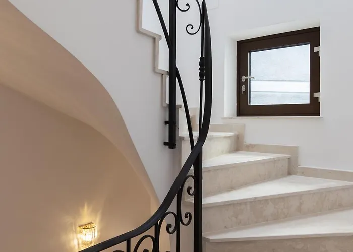 Old Town Luxury With Balcony Апартаменти