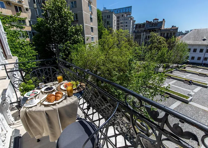 Апартаменти Old Town Luxury With Balcony