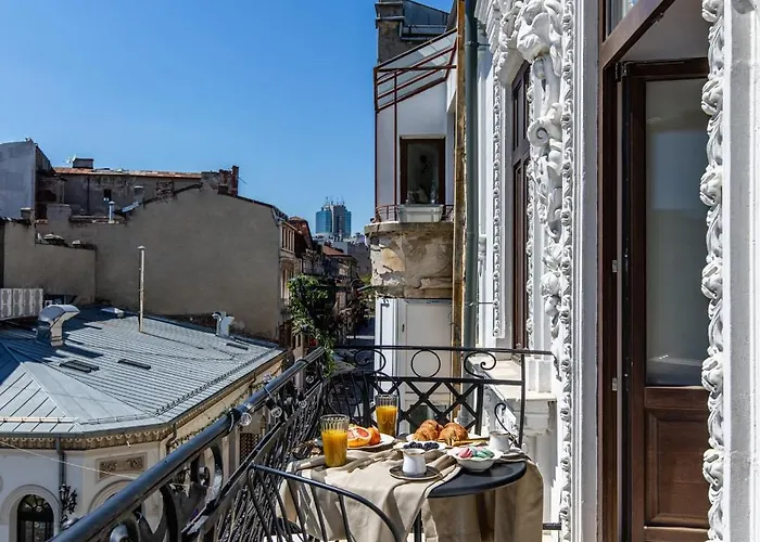 Апартаменти Old Town Luxury With Balcony Бухарест