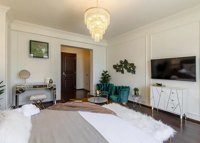 Old Town Luxury With Balcony *