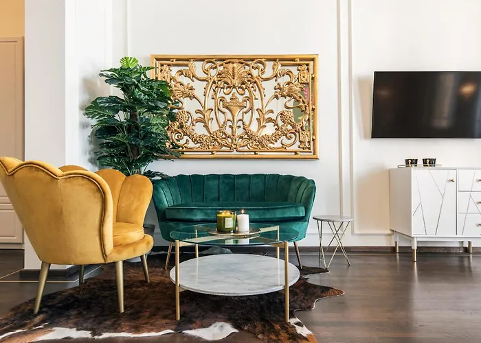 Апартаменти Old Town Luxury With Balcony Бухарест