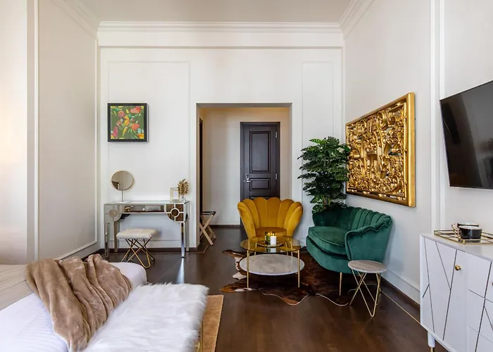 Old Town Luxury With Balcony *