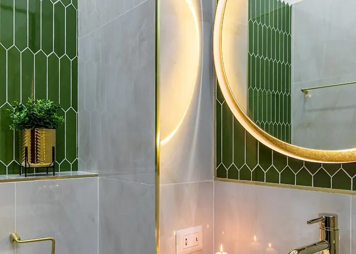 Апартаменти Old Town Luxury With Balcony